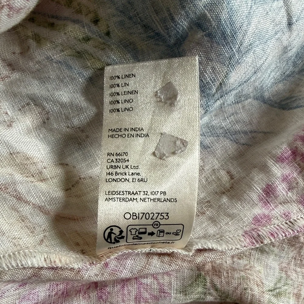 100% Linen Pilcro Floral V-Neck Sleeveless Top in Multi Colors - Picture 7 of 10